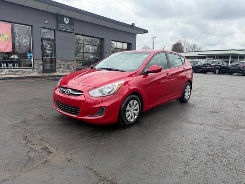 Used 2017 Hyundai Accent SE image 2
