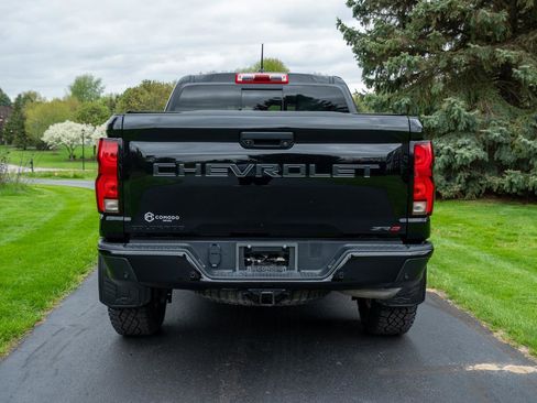 Used 2024 Chevrolet Colorado ZR2 w/ Technology Package AWD/4WD image 6