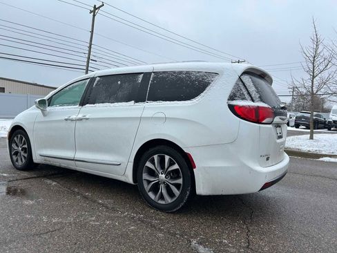 Certified 2020 Chrysler Pacifica Limited image 25