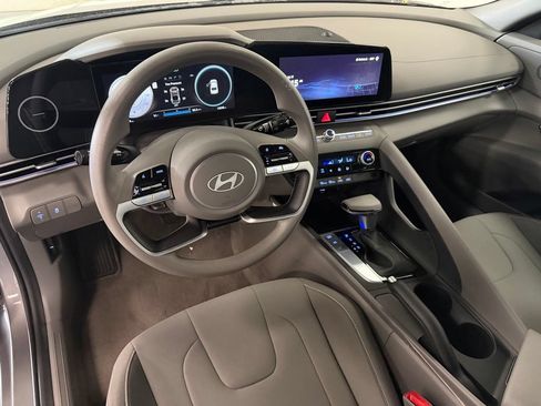 Certified 2024 Hyundai Elantra SEL FWD image 11