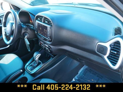 Used 2024 Kia Soul LX w/ Option Group 015 FWD image 18