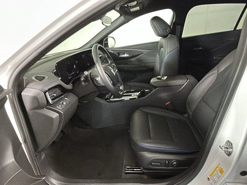Used 2024 Buick Envista Sport Touring w/ Convenience I Package FWD image 14