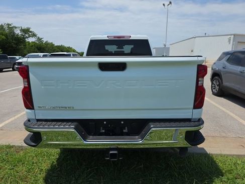 Used 2025 Chevrolet Silverado 3500 LT w/ Safety Package AWD/4WD image 4
