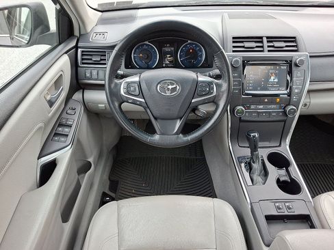 Used 2015 Toyota Camry XLE image 12