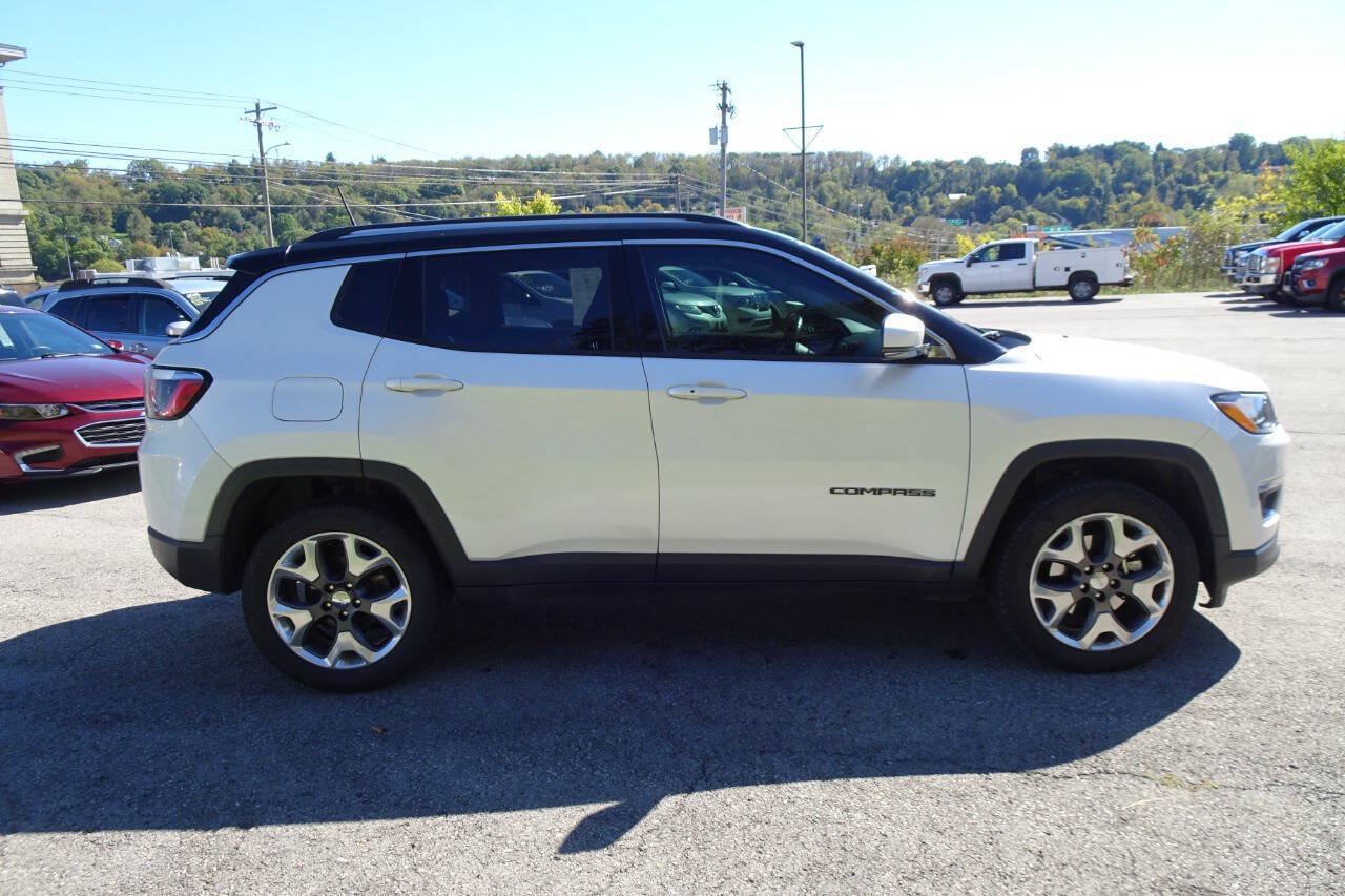 Used 2018 Jeep Compass Limited w/ Safe & Security Group AWD/4WD image 5