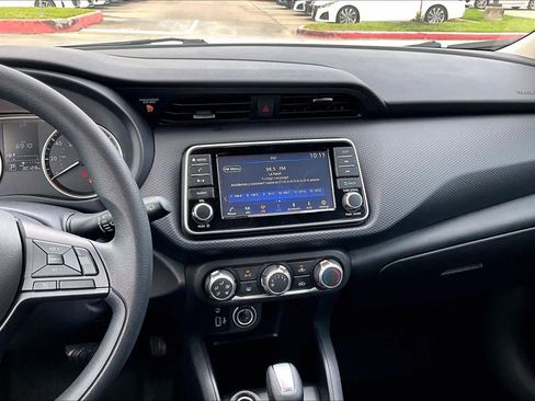 Used 2024 Nissan Kicks S FWD image 7
