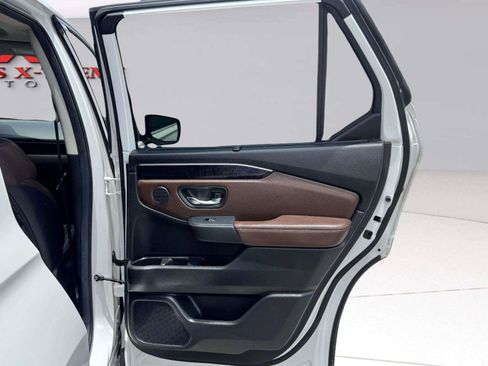 Used 2025 Honda Pilot Elite image 51