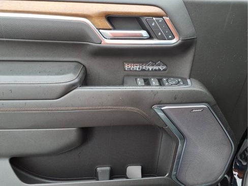 Used 2022 Chevrolet Silverado 1500 High Country w/ High Country Premium Package image 17