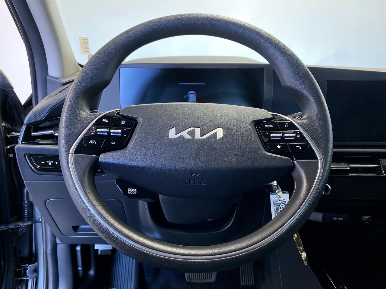 Certified 2025 Kia Niro LX FWD image 21