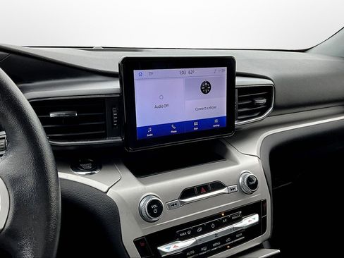 Used 2022 Ford Explorer XLT w/ Equipment Group 202A image 6