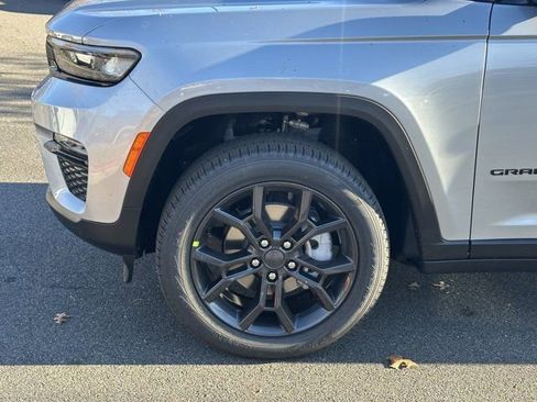 New 2025 Jeep Grand Cherokee Limited image 11