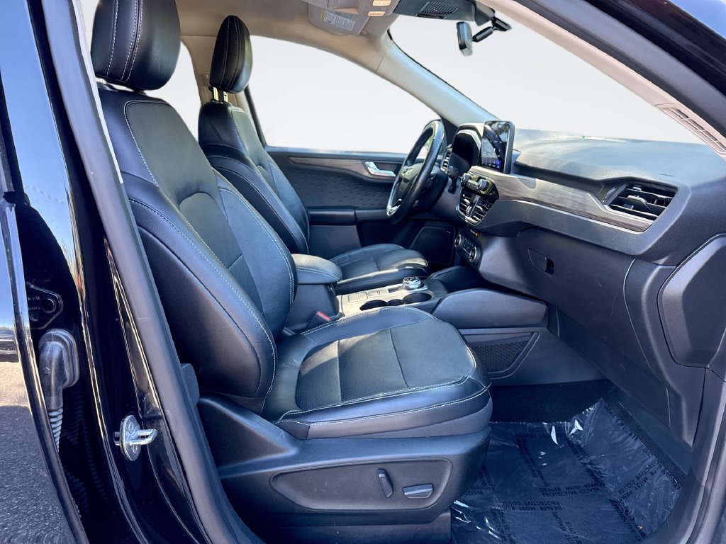 Used 2020 Ford Escape Titanium AWD/4WD image 25