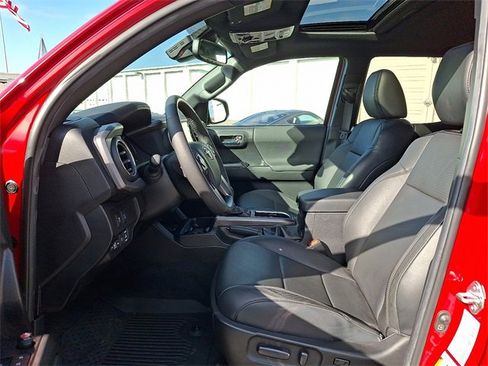 Used 2023 Toyota Tacoma TRD Off-Road image 13