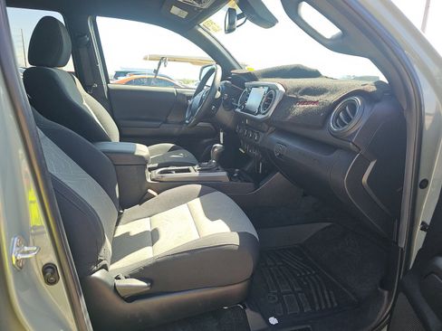 Used 2023 Toyota Tacoma TRD Off-Road AWD/4WD image 12