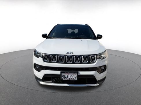 Used 2025 Jeep Compass Limited image 4