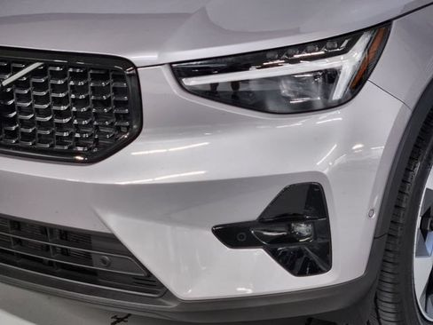 Certified 2026 Volvo XC40 B5 Plus AWD/4WD image 12