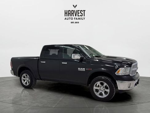 Used 2018 RAM 1500 Laramie w/ Convenience Group AWD/4WD image 9