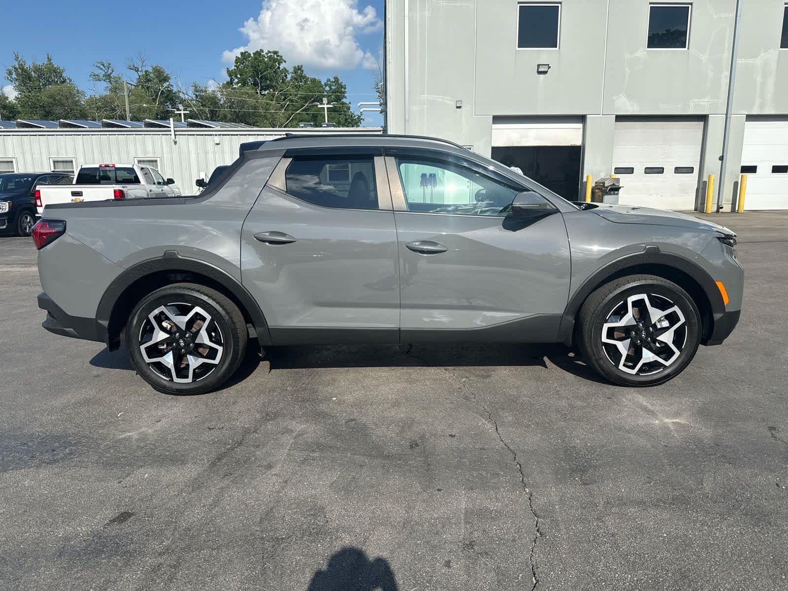 Used 2023 Hyundai Santa Cruz Limited AWD/4WD image 2