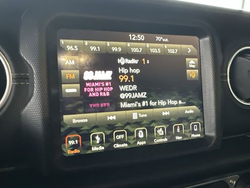 Used 2019 Jeep Wrangler Unlimited Sahara w/ Uconnect 4C Nav & Sound Group image 20