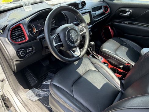 Used 2018 Jeep Renegade Trailhawk AWD/4WD image 26