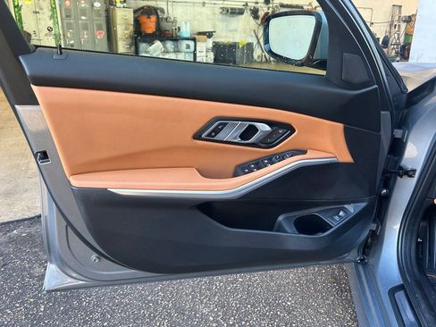 Used 2023 BMW 330i Sedan w/ Convenience Package image 34