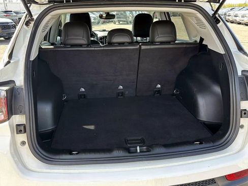 Used 2020 Jeep Compass Limited AWD/4WD image 10