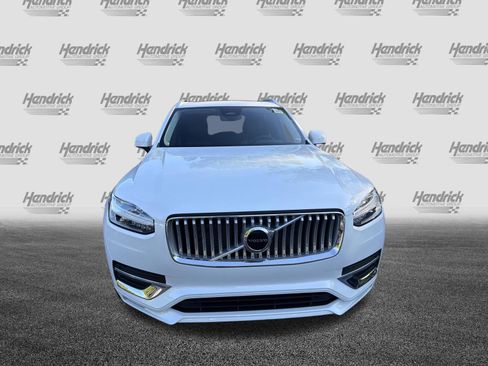 Certified 2025 Volvo XC90 B5 Core AWD/4WD image 3