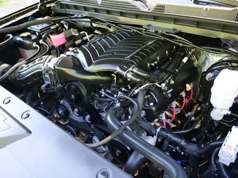 Used 2018 Chevrolet Silverado 1500 LT w/ All Star Edition AWD/4WD image 2