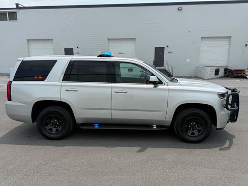 Used 2019 Chevrolet Tahoe 2WD w/ Remote Keyless Entry Package image 17