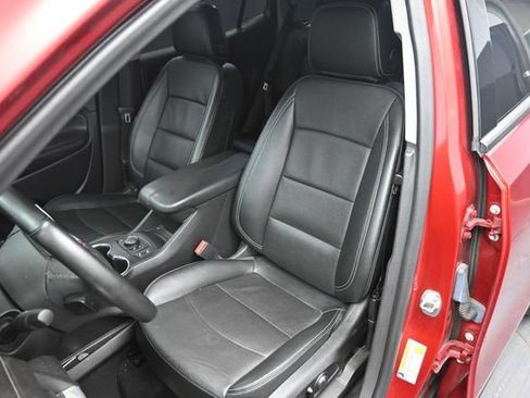 Used 2023 GMC Terrain SLT AWD/4WD image 15