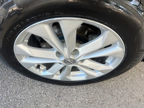Used 2017 Nissan Rogue Sport SV AWD/4WD image 40