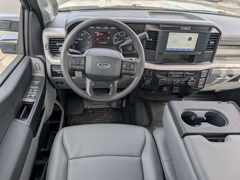 New 2026 Ford F250 XL w/ XL Chrome Package image 7