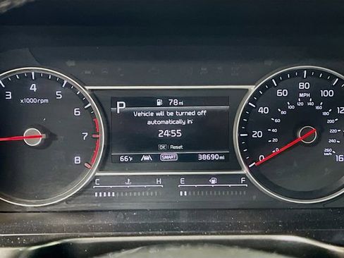 Certified 2022 Kia Sorento S w/ Panoramic Sunroof Package image 12