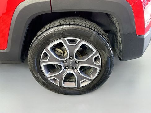 Used 2018 Jeep Renegade Limited w/ UConnect 8.4 Nav Group AWD/4WD image 30