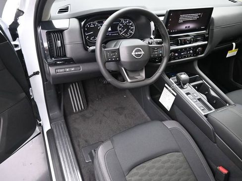 New 2026 Nissan Pathfinder SV w/ SV Premium Package FWD image 15