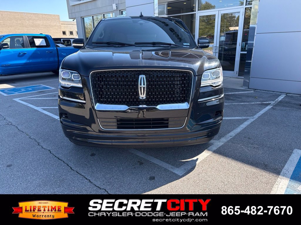 Used 2024 Lincoln Navigator L Reserve AWD/4WD image 2