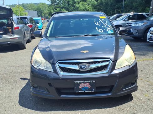 Used 2011 Subaru Legacy 2.5i Premium AWD/4WD image 2
