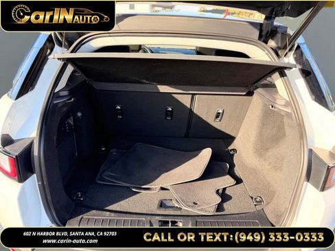 Used 2017 Land Rover Range Rover Evoque SE Premium image 12