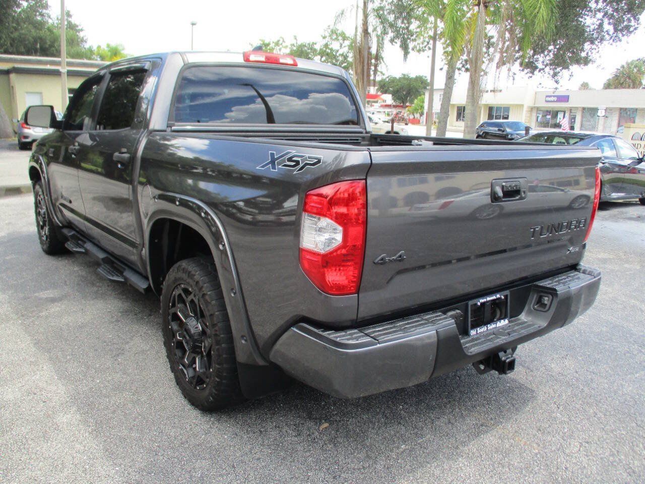 Used 2020 Toyota Tundra SR5 w/ SR5 Upgrade Package AWD/4WD image 8