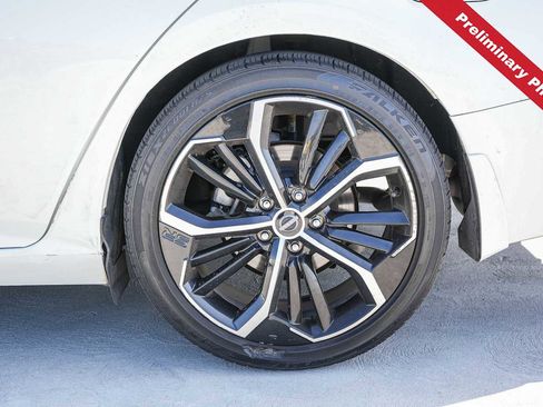 Used 2023 Nissan Altima 2.5 SR FWD image 11