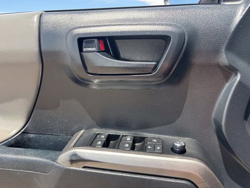 Used 2017 Toyota Tacoma SR5 w/ Tow Package AWD/4WD image 22