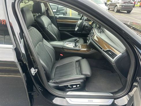 Used 2017 BMW 750i xDrive AWD/4WD image 15