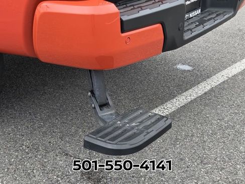 Used 2025 Nissan Frontier PRO-4X AWD/4WD image 9