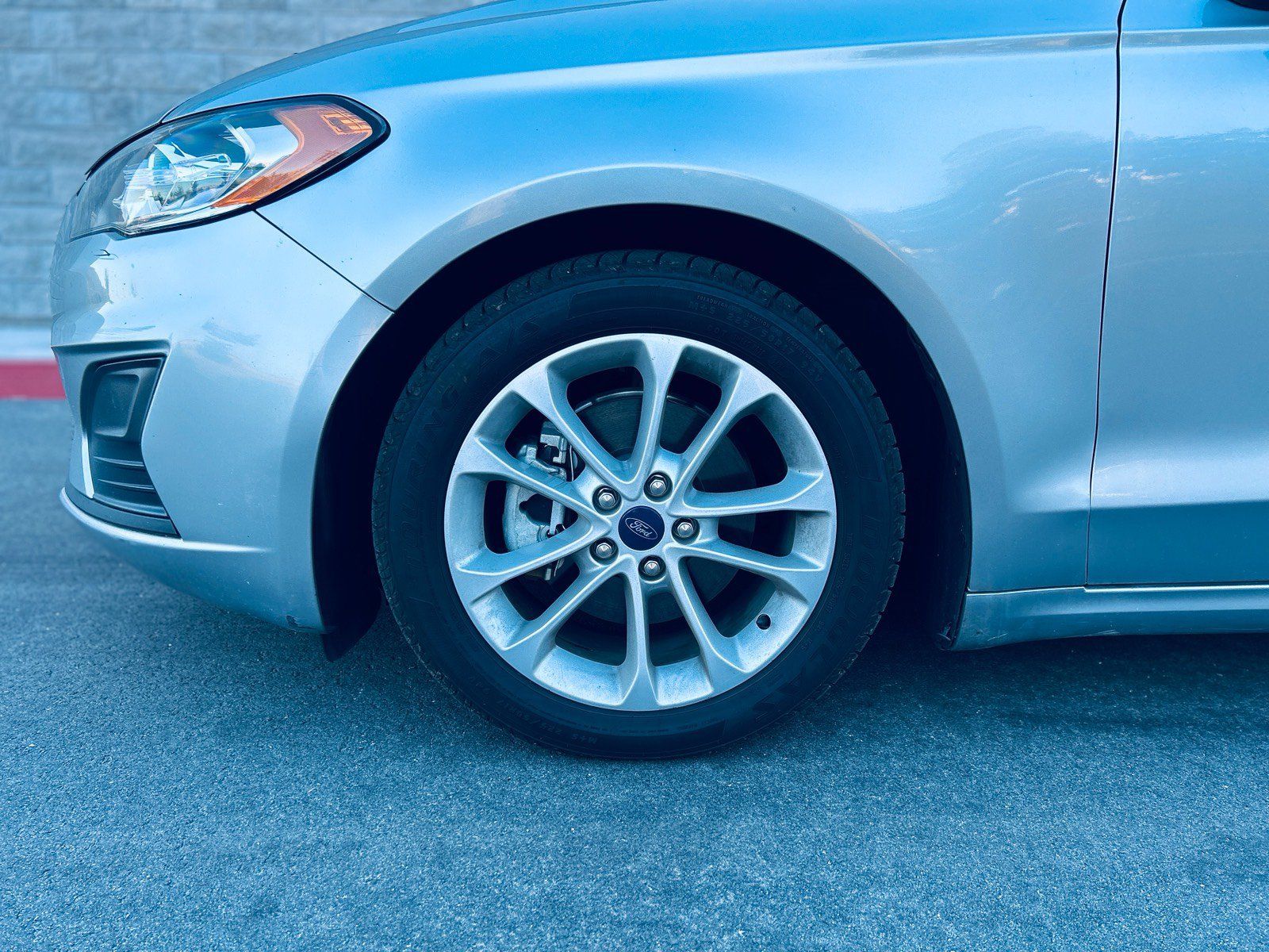 Used 2020 Ford Fusion SE FWD image 11