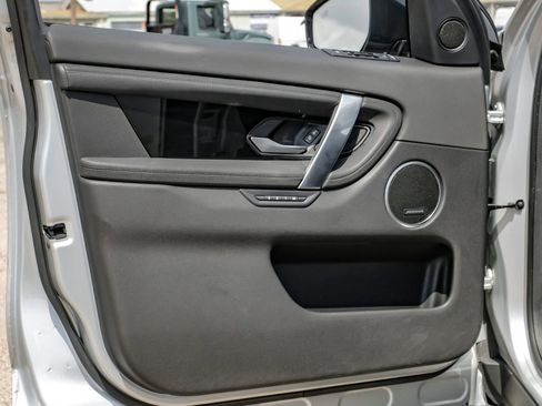 Used 2020 Land Rover Discovery Sport SE image 43