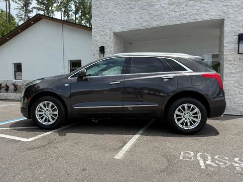 Used 2018 Cadillac XT5 FWD image 2