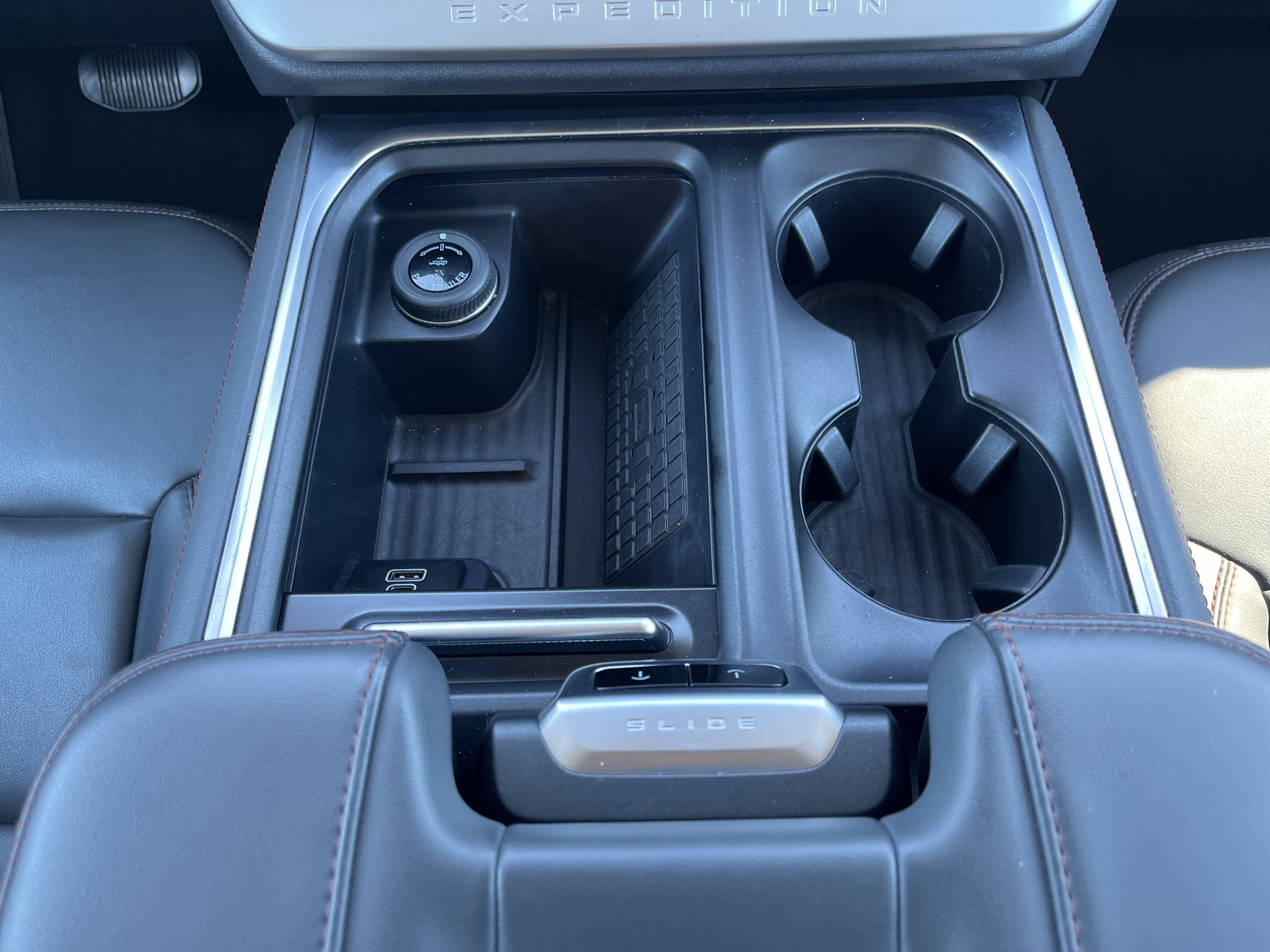Used 2025 Ford Expedition Active AWD/4WD image 28