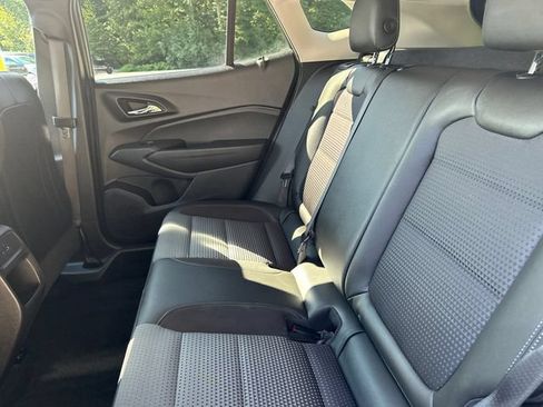 Certified 2024 Chevrolet Trax LT w/ LT Convenience Package FWD image 16