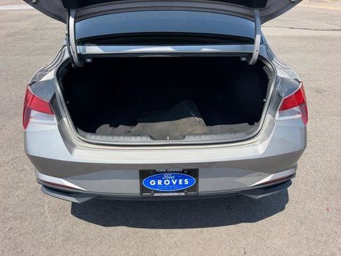 Used 2023 Hyundai Elantra SEL w/ Convenience Package FWD image 7
