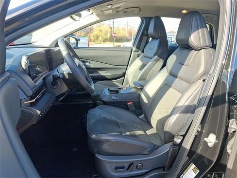 Used 2024 Nissan Ariya AWD image 14